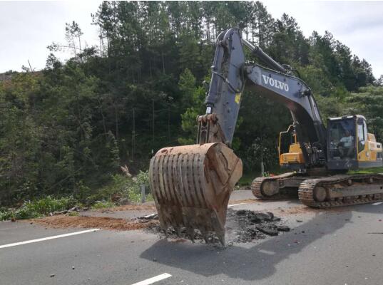 建設(shè)大道延伸段（車站北路至皖贛鐵路）今日破除高速