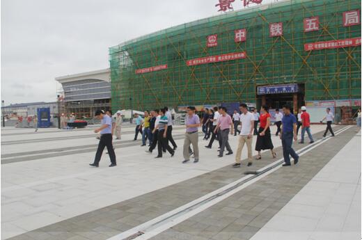 喜迎十九大，身邊看變化——我市干部賢內(nèi)助、鄉(xiāng)鎮(zhèn)街道負(fù)責(zé)人參觀高鐵商務(wù)區(qū)