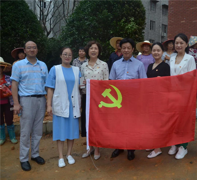 炎炎夏日送清涼，點滴關懷暖人心——城投集團各黨支部開展“送清涼”慰問一線員工活動